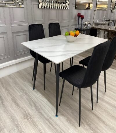 UrbanAura Dining Table