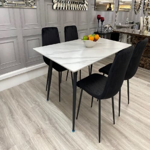 UrbanAura Dining Table