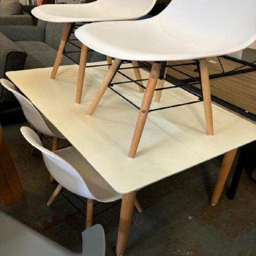 OakHaven Dining Table